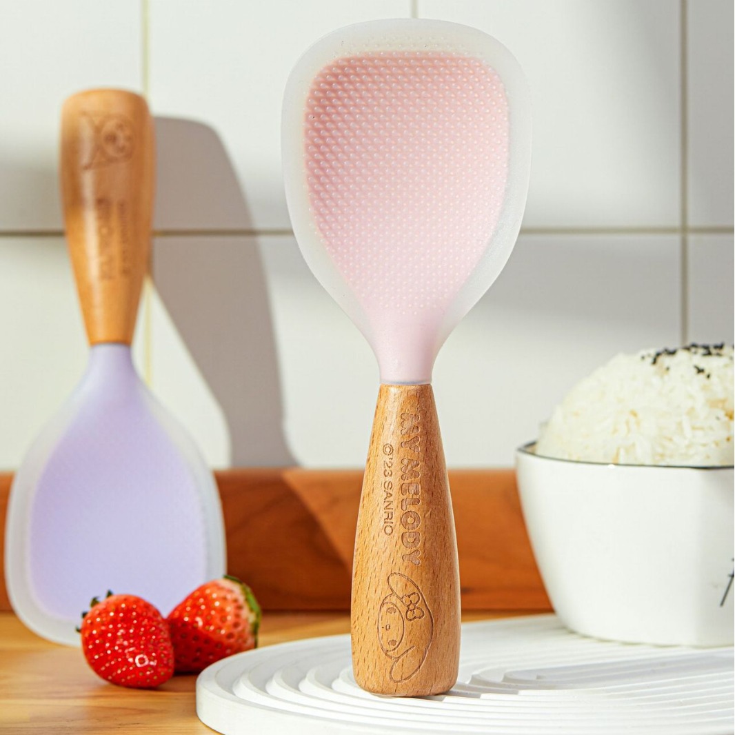 東莞<a href='http://m.16p3.com/Products/shuangseguijiaoweizu.html' class='keys' title='點擊查看關于硅膠制品廠的相關信息' target='_blank'>硅膠制品廠</a>:硅膠餐具與塑膠日用品它們的區(qū)別 東莞硅膠制品廠:硅膠餐具與塑膠日用品它們的區(qū)別